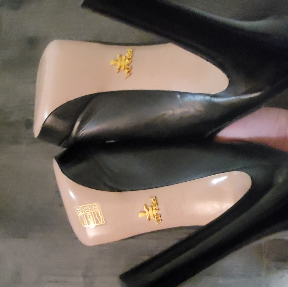Prada - Picture 8 of 16